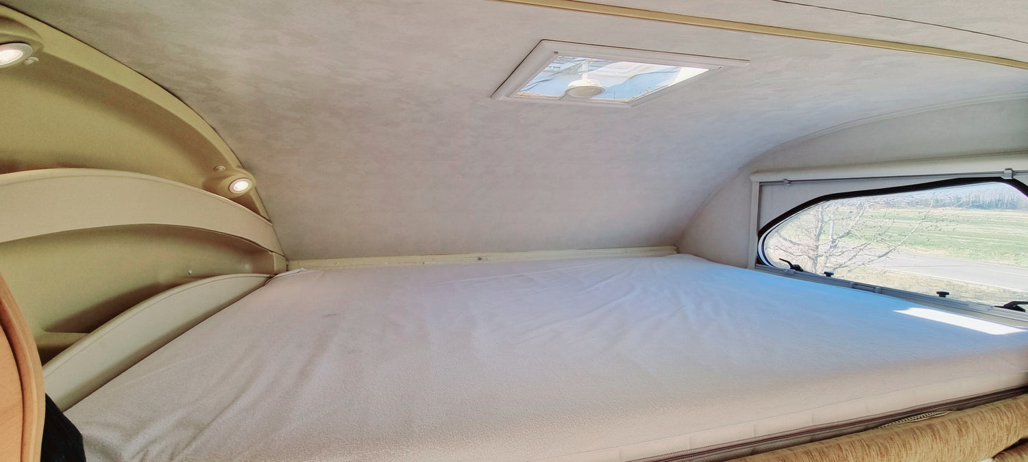CAMA MATRIMONIO AUTOCARAVANA VIVIR  AUTOCARAVANAS CANARIAS TENERIFE ALQUILAR