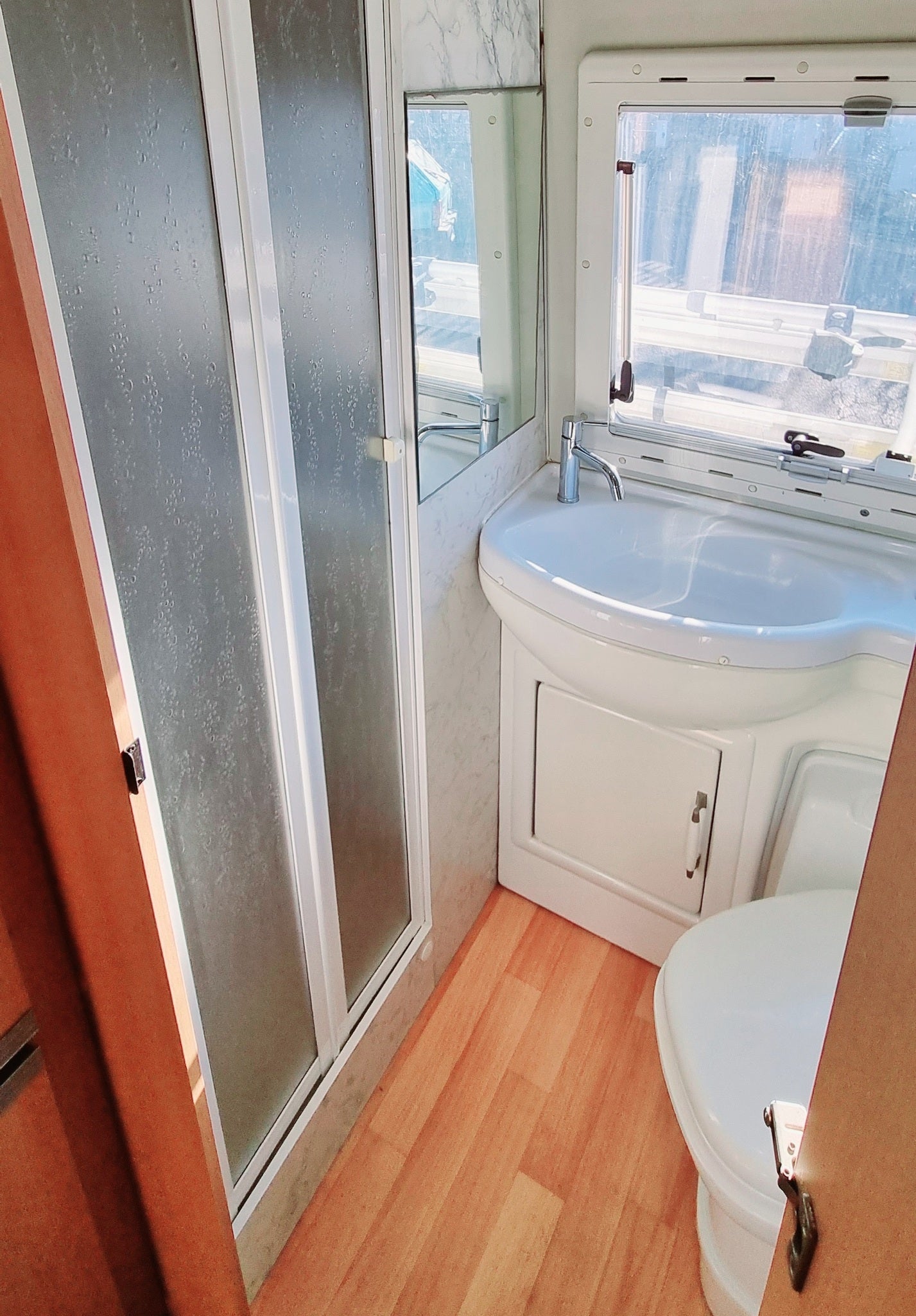 AUTOCARAVANA SEGUNDA MANO COMPRAR AUTOCARAVANAS VIVIR DUCHA VATER SEPARADO