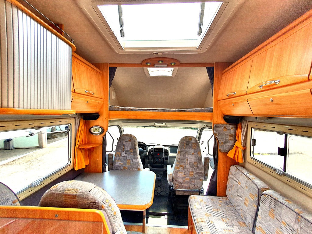 autocaravanas_autocaravana_segunda_mano_ocasion_norte_precio_de_lujo_en_canarias_tenerife_fiat_ducato_adria_adriatik_arure_gran_canaria_las_palmas_oportunidad_adria_autocaravanasdm_canarias_ salón_capuchina