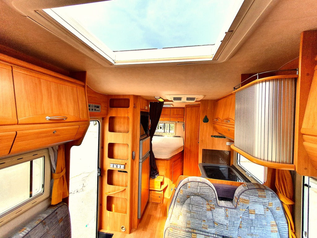 autocaravanas_autocaravana_segunda_mano_ocasion_norte_precio_de_lujo_en_canarias_tenerife_fiat_ducato_adria_adriatik_arure_gran_canaria_las_palmas_oportunidad_adria_autocaravanasdm_canarias_salon_claraboya