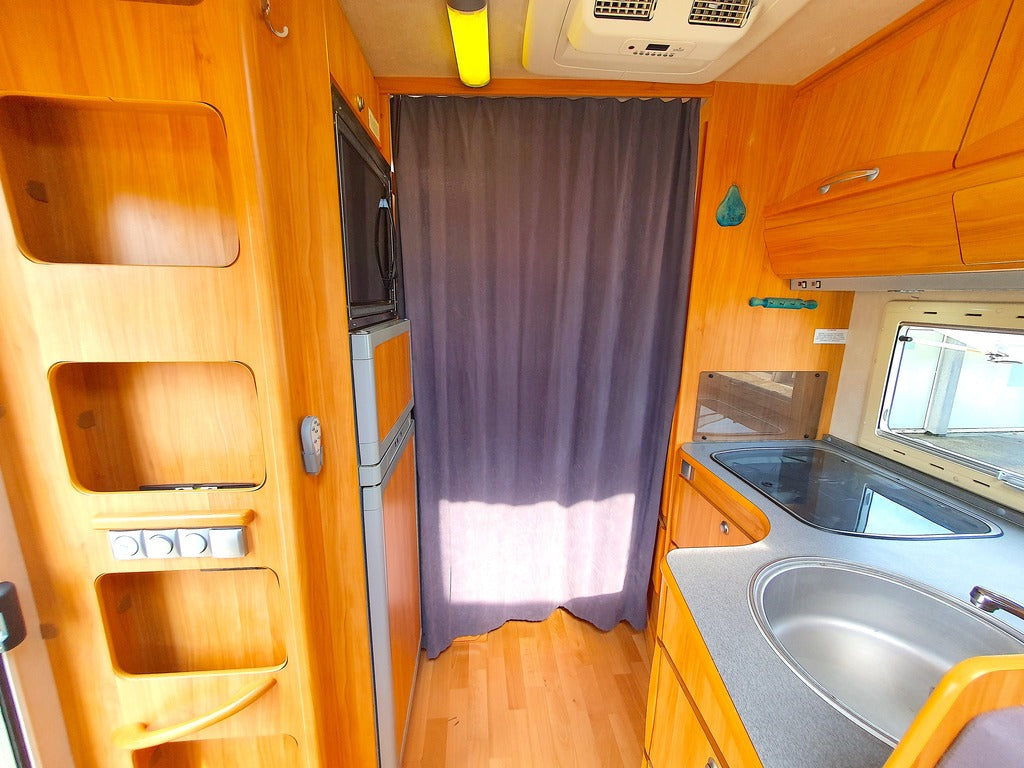 autocaravanas_autocaravana_segunda_mano_ocasion_norte_precio_de_lujo_en_canarias_tenerife_fiat_ducato_adria_adriatik_arure_gran_canaria_las_palmas_oportunidad_adria_autocaravanasdm_canarias_aire_acondicionado_separador